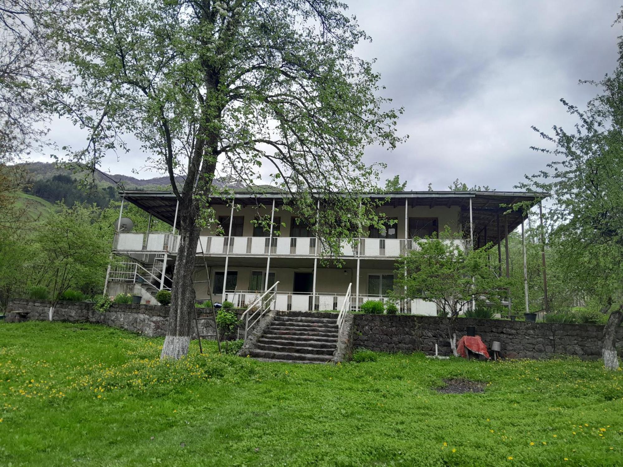 Mti House Hotel Kvesheti Екстериор снимка